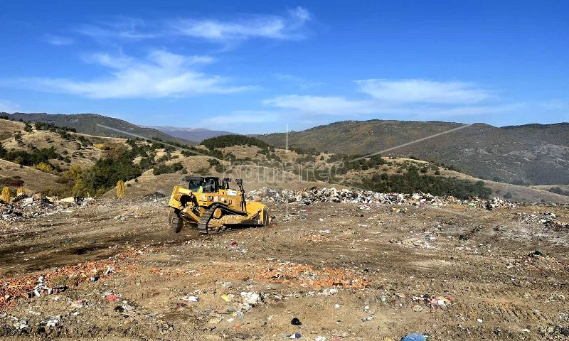 ДЕПОНИЈАТА  ВО  КОЧАНИ  ИНТЕНЗИВНО  СЕ  РАСЧИСТУВА  –  СЕ  ПОДГОТВУВА  ЗА  ТРЕТИРАЊЕ  СО  АЛГИ