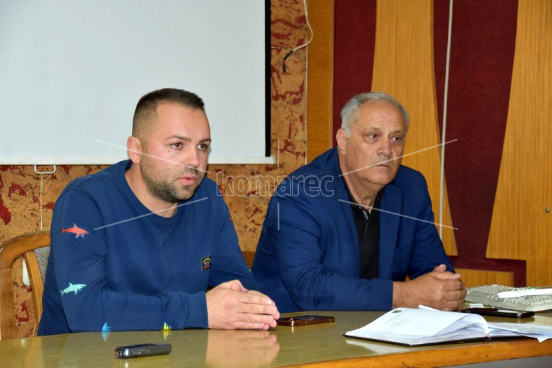 В.Д. ГРАДОНАЧАЛНИКОТ НА ОПШТИНА КОЧАНИ ВЕНКО КРСТЕВСКИ ОДРЖА СРЕДБА СО КОРИСНИЦИТЕ НА ЈАВНИ ПОВРШИНИ