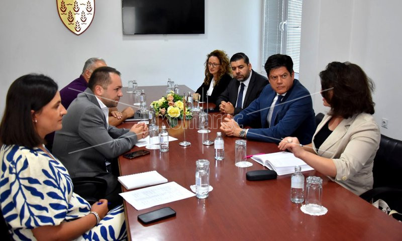 ДЕЛЕГАЦИЈА  НА  ЕВРОПСКАТА  УНИЈА  ВО  МАКЕДОНИЈА,  ВО  ПОСЕТА  НА  ОПШТИНА  КОЧАНИ