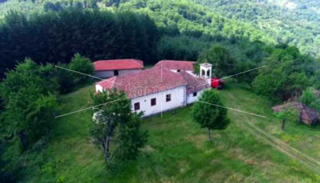 СВЕТА  ЛИТУРГИЈА  И  ГОЛЕМ  ЦРКОВЕН  НАРОДЕН  СОБИР  ПО  ПОВОД  УСПЕНИЕ  НА  ПРЕСВЕТА  БОГОРОДИЦА  ВО  СЕЛО  ПРЕСЕКА