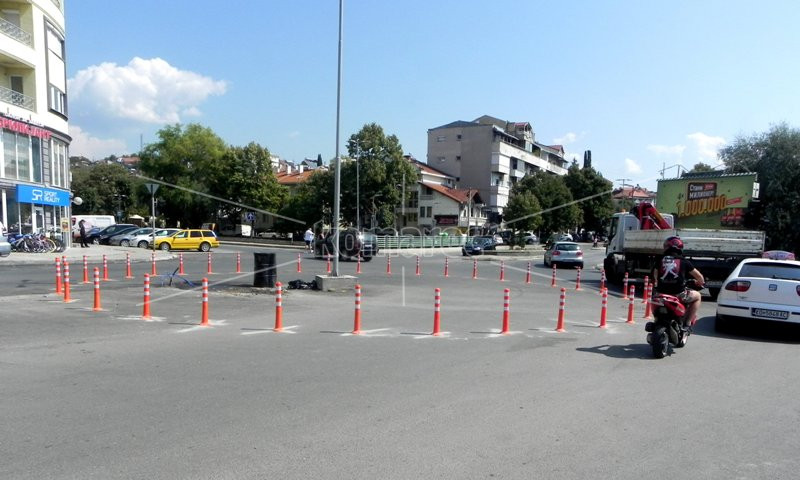 ПОВРЕДЕН  МОТОЦИКЛИСТ  ПРИ  СООБРАЌАЈНА  НЕСРЕЌА  КАЈ  КРУЖЕН  ТЕК