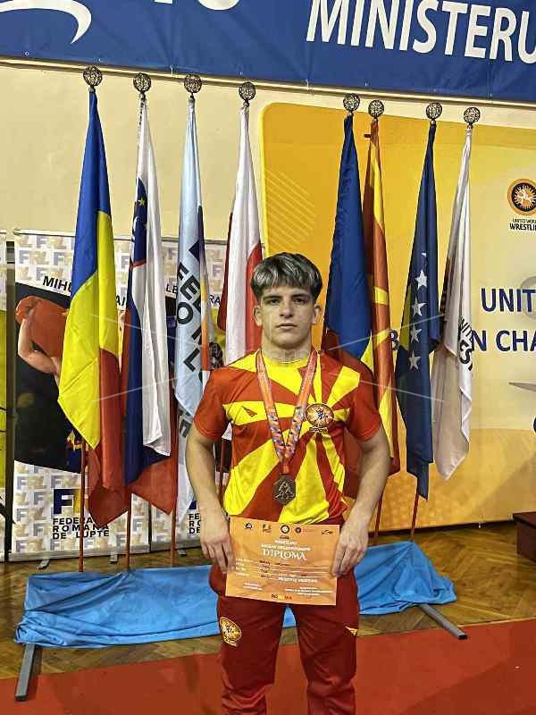 БРОНЗЕН  МЕДАЛ  ЗА  ДАРИЈАН  ПАВЛЕВ  НА  БАЛКАНСКОТО  ПРВЕНСТВО  ВО  КЛУЖ  (РОМАНИЈА)