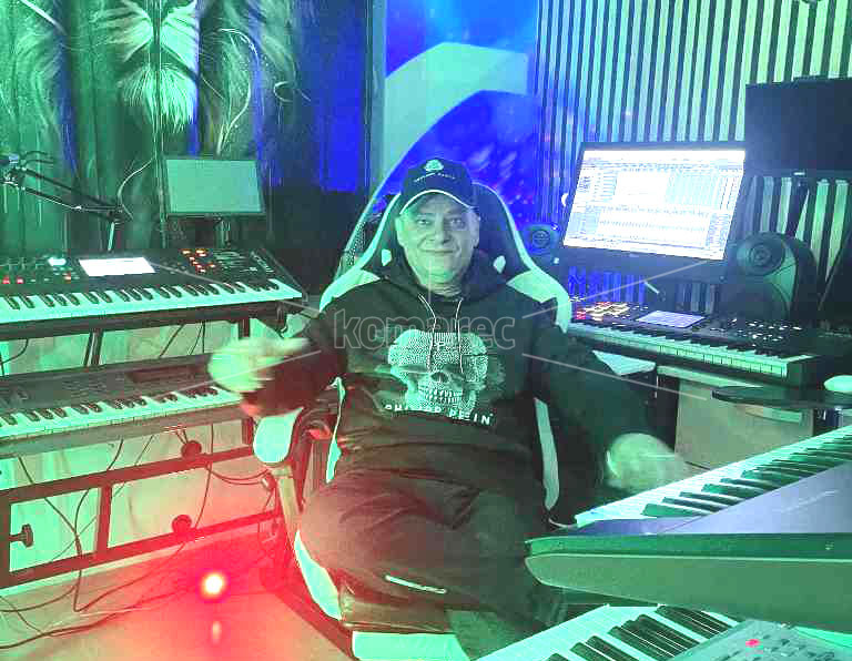 САШЕ  ГЕОРГИЕВ  СО  НАЈНОВ  ХИТ  „ТАТКО“