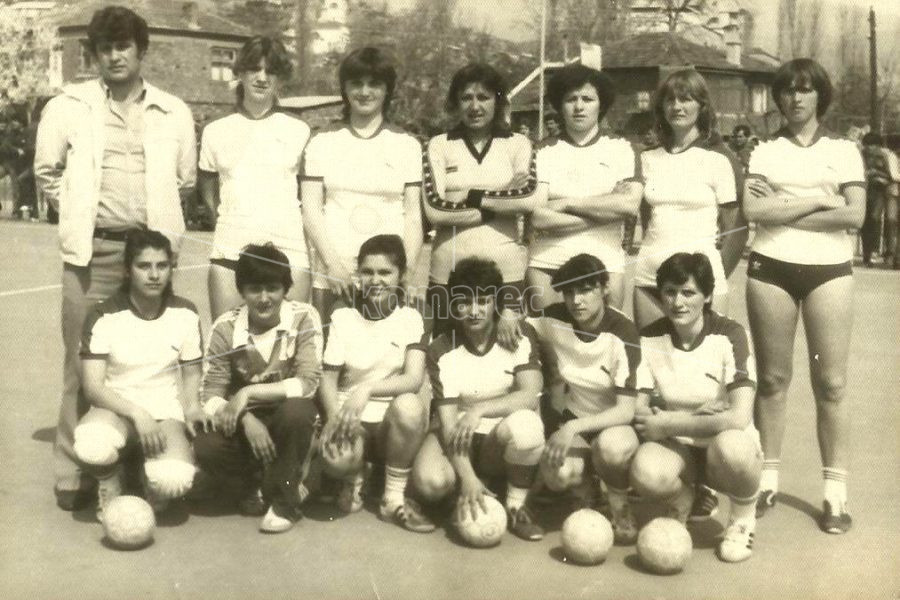 ПРЕД  52  ГОДИНИ  СЕ  РОДИ  ЛЕГЕНДАРНИОТ  ЖЕНСКИ  РАКОМЕТЕН  КЛУБ  „КОЧАНЧАНКА“ –  КОЧАНИ
