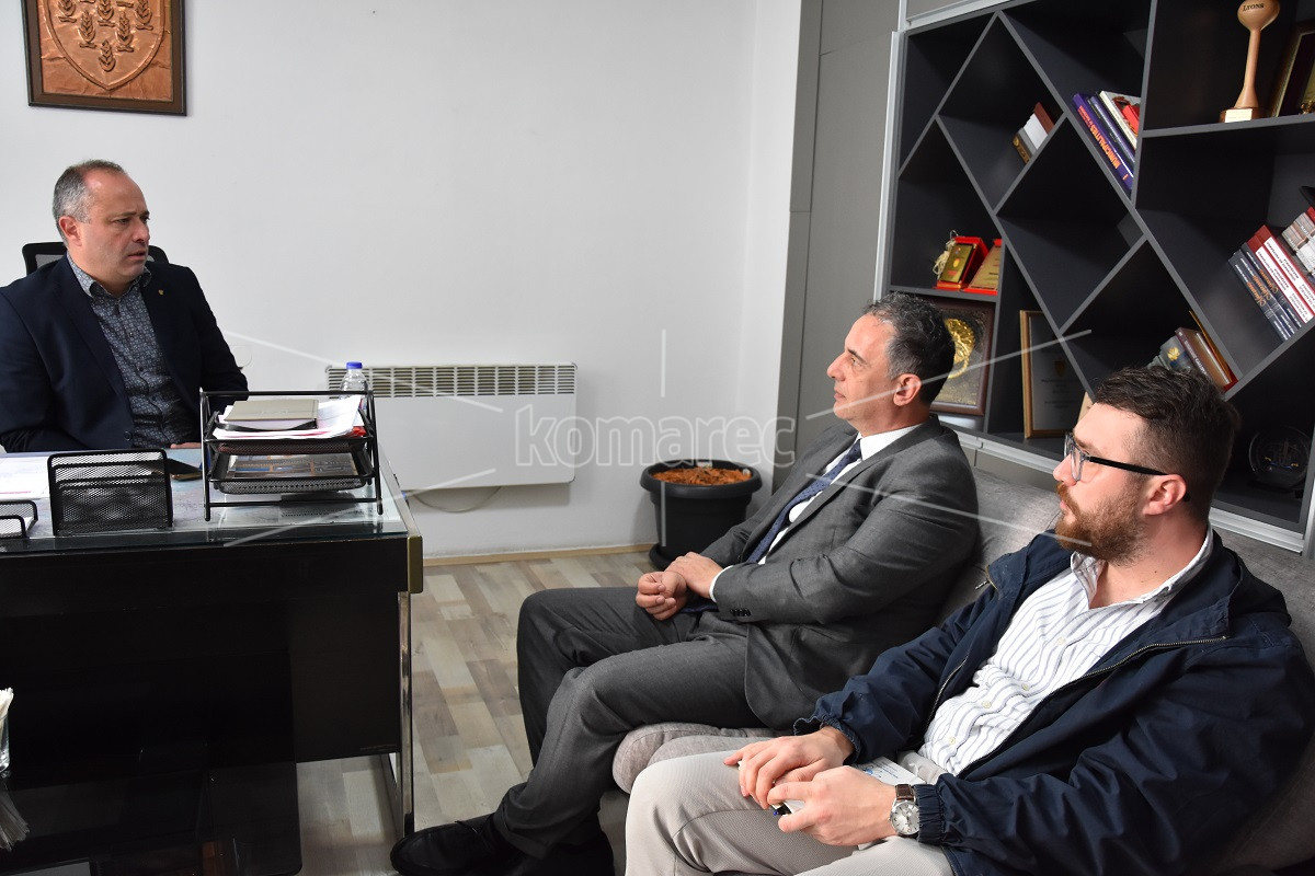 ГРАДОНАЧАЛНИКОТ  ГРОЗДАНОВ  ОСТВАРИ  РАБОТНА  СРЕДБА  СО  МИНИСТЕРОТ  ЗА  ЗДРАВСТВО  АЛИУ