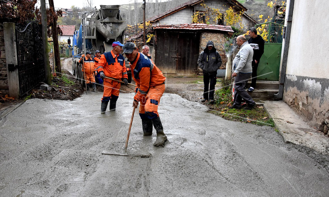 БЕТОНИРАНИ  ПРИСТАПНИ  ПАТЕКИ  ВО  КОЧАНИ  И   ОРИЗАРИ