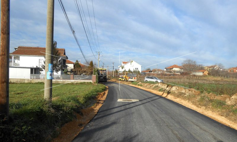 АСФАЛТИРАНА  УЛИЦАТА  „МИТЕ  СТОЈЧЕВ“  ВО  СЕЛО  ТРКАЊЕ