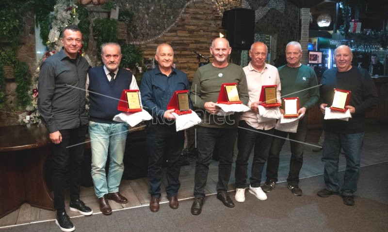 ЗА  УСПЕШНА  ПРЕЗЕНТАЦИЈА  НА  УЧИЛИШНИОТ  СПОРТ  ДОДЕЛЕНИ  ПРИЗНАНИЈА  НА  ПЕНЗИОНИРАНИТЕ  ПРОФЕСОРИ