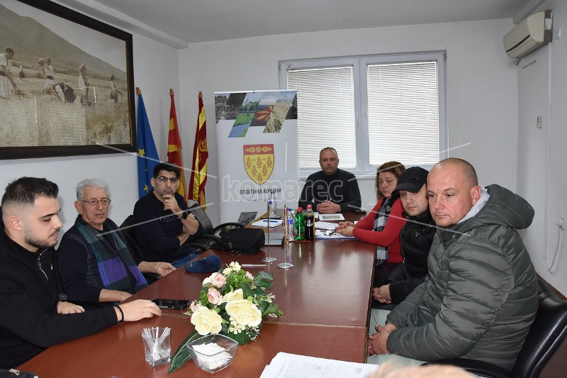 СРЕДБА  НА  ГРАДОНАЧАЛНИКОТ  ВЛАТКО  ГРОЗДАНОВ  СО  СТАНАРИТЕ  ОД  ТРГОВСКИОТ  ЦЕНТАР  –  БЛОК  А