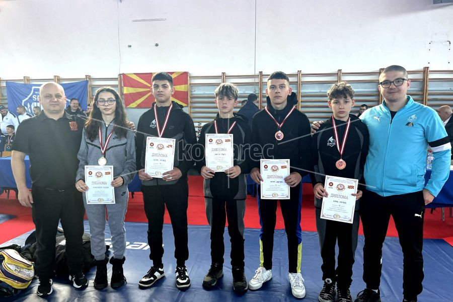 АТАНАСИЈА  ГУШКОВА  ДРЖАВЕЕН  ПРВАК  ВО  БОРЕЊЕ  ВО  КАТЕГОРИЈА  ПИОНЕРИ  У-15