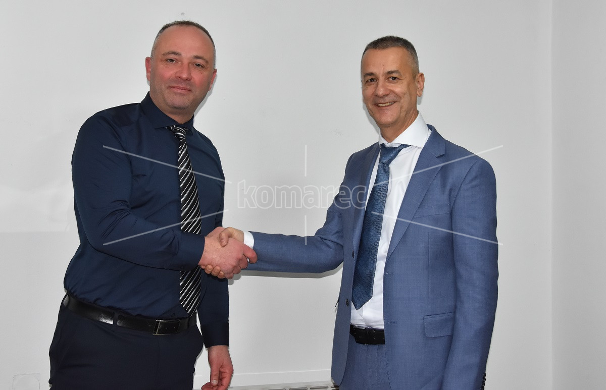 СРЕДБА  НА  ГРАДОНАЧАЛНИКОТ  ГРОЗДАНОВ  СО  ПРЕТСЕДАТЕЛОТ  НА  КОМИСИЈАТА  НА  АЕК,  ОРЦЕ  СИМОВ