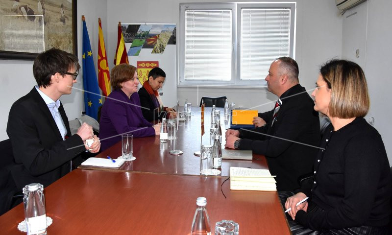 АМБАСАДОРКАТА  НА  ГЕРМАНИЈА  ВО  РЕПУБЛИКА  МАКЕДОНИЈА  ПЕТРА  ДРЕКСЛЕР  ВО  ПОСЕТА  НА  ОПШТИНА  КОЧАНИ