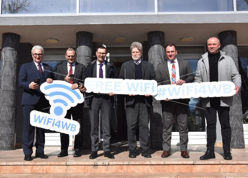 БЕСПЛАТЕН  ЈАВЕН  WI-FI  ВО  64  ОПШТИНИ  НИЗ  СЕВЕРНА  МАКЕДОНИЈА