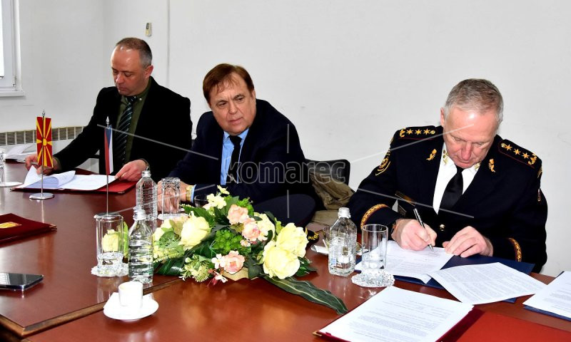 ПОТПИШАН  ДОГОВОР  ЗА  ДОНАЦИЈА  НА  ПРОТИВПОЖАРНО  ВОЗИЛО