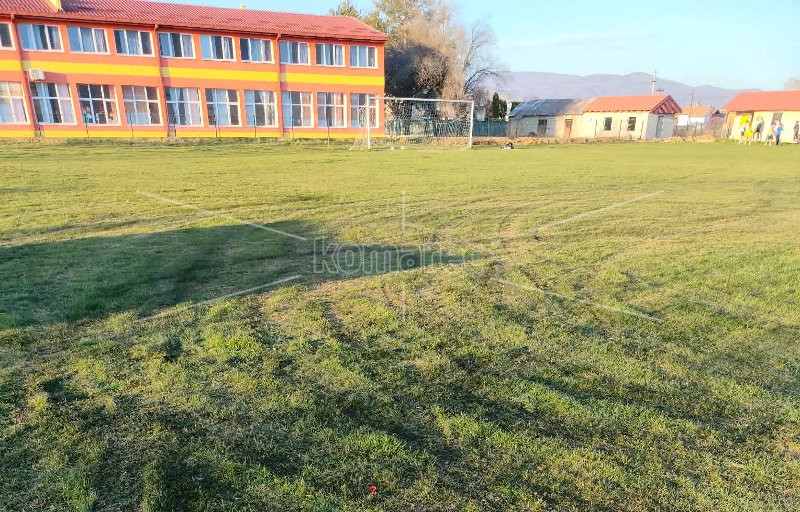 ВАНДАЛСКО ОДНЕСУВАЊЕ  ГО  УНИШТИ  ФУДБАЛСКИОТ  ТЕРЕН  ВО  ГОРНИ  ПОДЛОГ