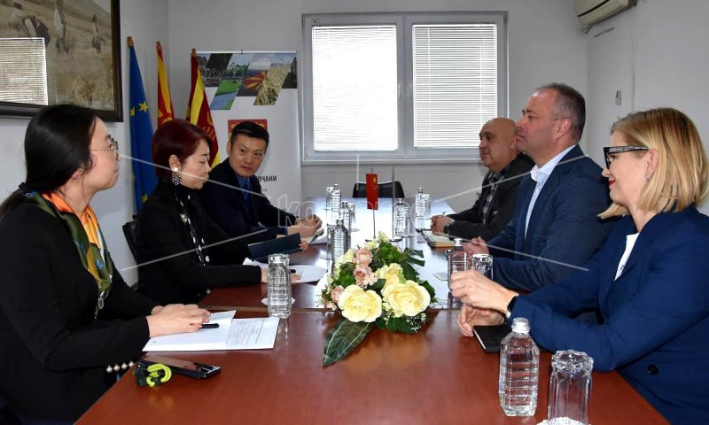 АМБАСАДОРКАТА  НА  КИНА  ВО  РЕПУБЛИКА  МАКЕДОНИЈА  ЏИАНГ  СИАОЈАН  ВО  РАБОТНА  ПОСЕТА  НА  КОЧАНИ