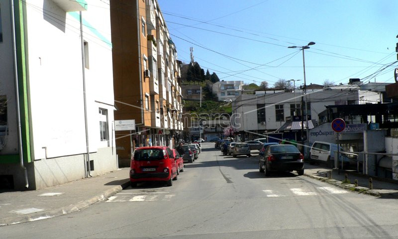 ВОЗАЧИТЕ  ПРЕДЛАГААТ  ШТО  ПОБРГУ  ДА  СЕ  РЕШИ  СООБРАЌАЈНИОТ  ХАОС