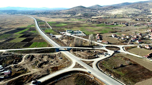 ЧЕТИРИ  ЛИЦА  ОД  КОЧАНИ  ЛИШЕНИ  ОД  СЛОБОДА