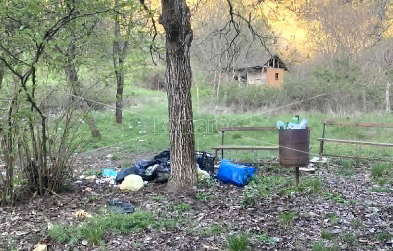 СМЕТОТ  ПОКРАЈ  РЕКАТА  НЕМА  КОЈ  ДА  ГО  СОБЕРЕ