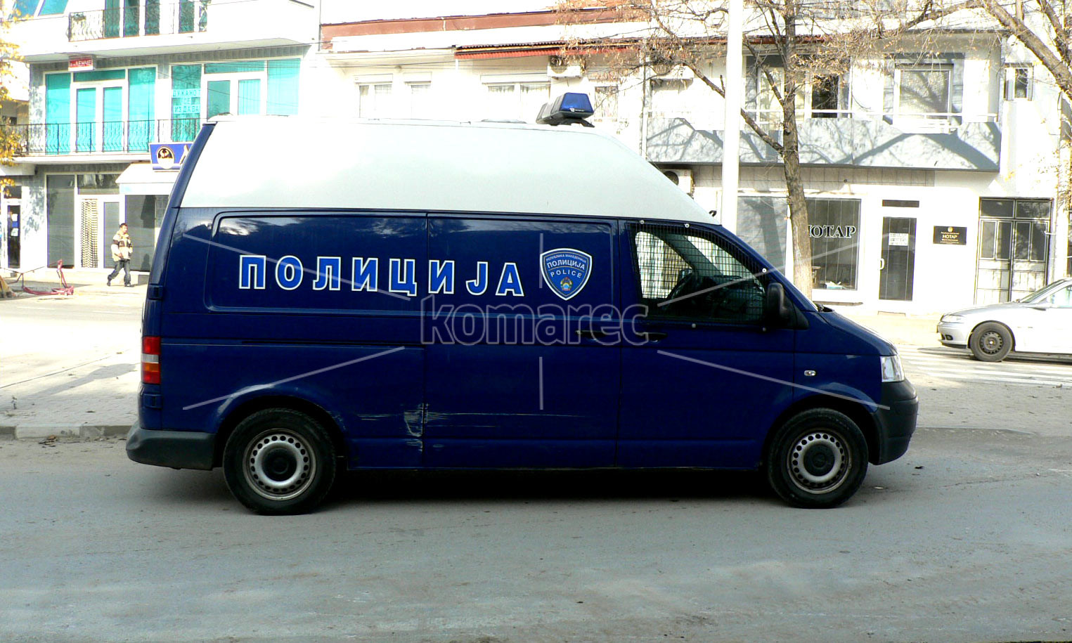 БЕЗ  ПОЛОЖЕН  ВОЗАЧКИ  ИСПИТ  УПРАВУВАЛ  МОТОЦИКЛ  –  ЛИЦЕТО  ЛИШЕНО  ОД  СЛОБОДА