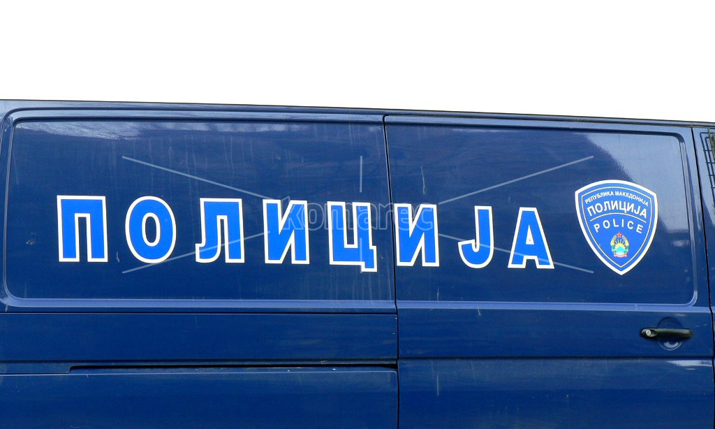 ПРИВЕДЕН  34  ГОДИШЕН  ВОЗАЧ,  ИМ  СЕ  ЗАКАНУВАЛ  НА  ПОЛИЦИСКИ  СЛУЖБЕНИЦИ