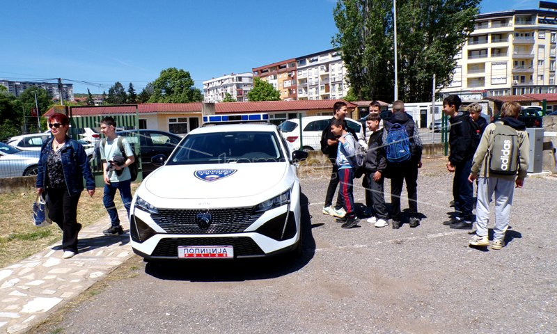 ПРЕЗЕНТАЦИЈА  НА  ВОЗИЛАТА  И  ОПРЕМАТА  НА  ОВР  КОЧАНИ
