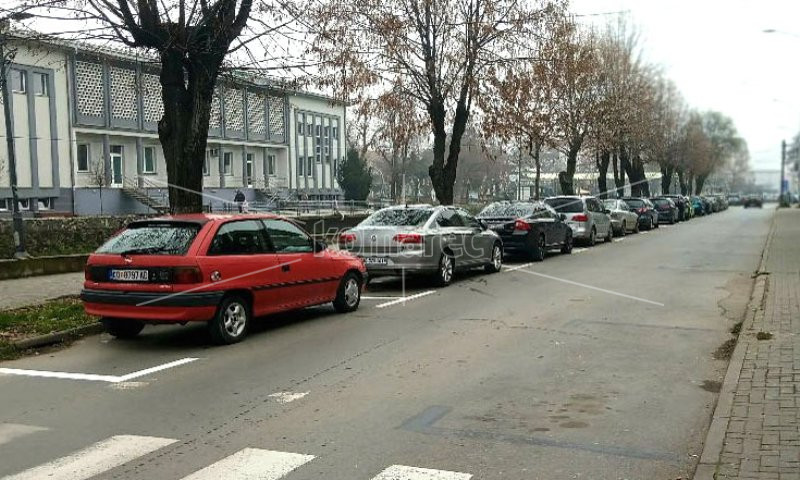 ЌЕ  СЕ  РЕШАВА  ЛИ  СООБРАЌАЈНИОТ  ХАОС  ИЛИ  КАТНАТА  ГАРАЖА.  БЕШЕ  САМО  ЕДНО  „ВЕТУВАЊЕ,  ЛУДО  РАДУВАЊЕ“?